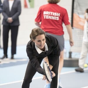 Kate Middleton (enceinte) - La duchesse de Cambridge visite le Lawn Tennis Association (LTA) au Centre national de tennis du sud-ouest de Londres le 31 octobre 2017.