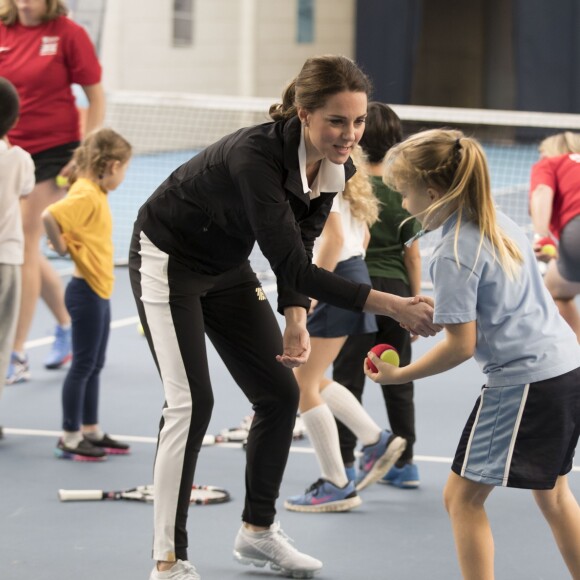 Kate Middleton (enceinte) - La duchesse de Cambridge visite le Lawn Tennis Association (LTA) au Centre national de tennis du sud-ouest de Londres le 31 octobre 2017.