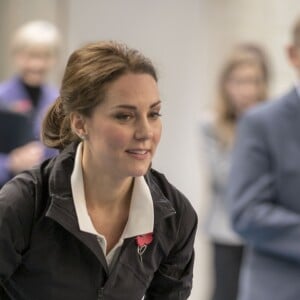 Kate Middleton (enceinte) - La duchesse de Cambridge visite le Lawn Tennis Association (LTA) au Centre national de tennis du sud-ouest de Londres le 31 octobre 2017.