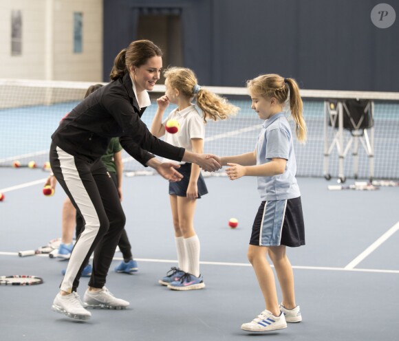 Kate Middleton (enceinte) - La duchesse de Cambridge visite le Lawn Tennis Association (LTA) au Centre national de tennis du sud-ouest de Londres le 31 octobre 2017.