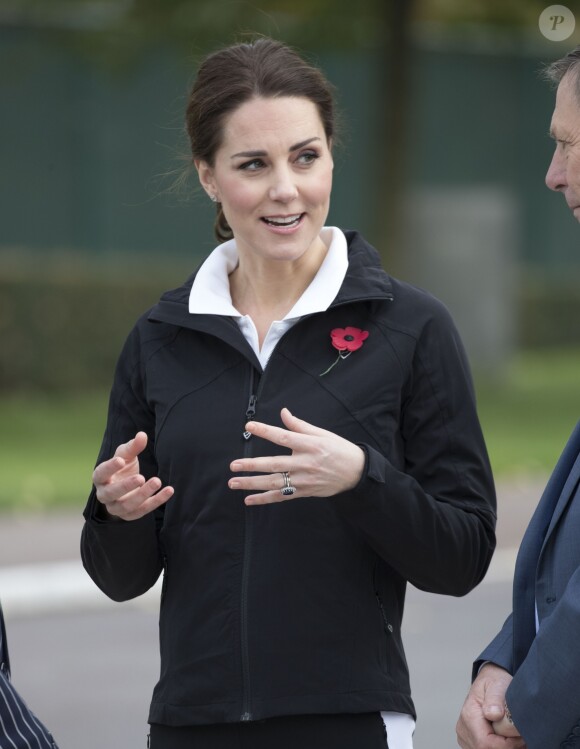 Kate Middleton (enceinte) - La duchesse de Cambridge visite le Lawn Tennis Association (LTA) au Centre national de tennis du sud-ouest de Londres le 31 octobre 2017.