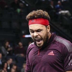 Jo-Wilfried Tsonga a été battu par J. Benneteau (2-6, 7-6, 6-2) lors du 2ème tour du tournoi de tennis "Rolex Paris Masters 2017" à l'AccorHotels Arena à Paris, France, le 1er novembre 2017. © Perusseau-Veeren/Bestimage