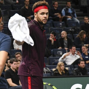 Jo-Wilfried Tsonga a été battu par J. Benneteau (2-6, 7-6, 6-2) lors du 2ème tour du tournoi de tennis "Rolex Paris Masters 2017" à l'AccorHotels Arena à Paris, France, le 1er novembre 2017. © Perusseau-Veeren/Bestimage