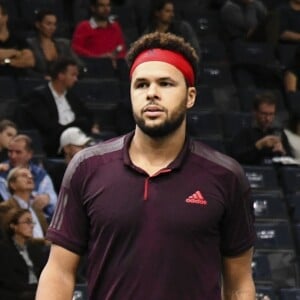 Jo-Wilfried Tsonga a été battu par J. Benneteau (2-6, 7-6, 6-2) lors du 2ème tour du tournoi de tennis "Rolex Paris Masters 2017" à l'AccorHotels Arena à Paris, France, le 1er novembre 2017. © Perusseau-Veeren/Bestimage