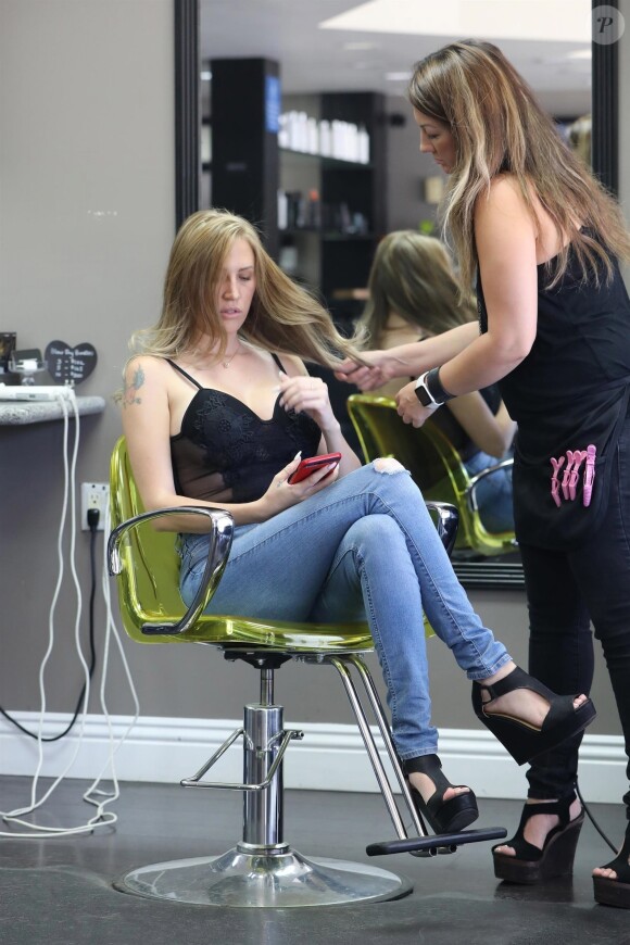 Exclusif - L'ex femme de Jeremy Meeks, Melissa Meeks se rend dans un salon de beauté à Los Angeles le 28 septembre 2017