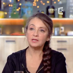 Catherine Ringer dans "Ca à vous " sur France 5, le 6 novembre 2017.