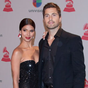 Roselyn Sanchez et son mari Eric Winter lors de la soirée annuelle des "Latin Grammy Awards" au MGM Grand Garden Arena à Las Vegas, le 20 novembre 2014.