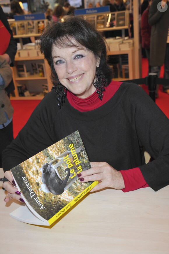 Anny Duperey au 23ème Salon du livre, porte de Versailles, à Paris, le 18 mars 2012.