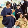 La première dame des Etats-Unis, Melania Trump et la femme du Premier ministre japonais Akie Abe visitent une école de calligraphie à Tokyo, Japon, le 6 novembre 2017.