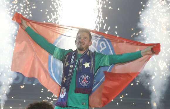 Nicolas Douchez - L'équipe du PSG fête son titre de champion de France au parc des Princes le 14 mai 2016.