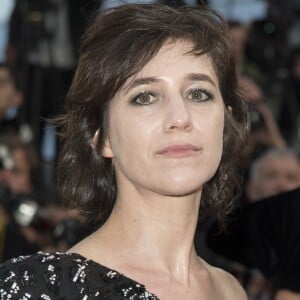 Charlotte Gainsbourg à la montée des marches du film "The Meyerowitz Stories" lors du 70ème Festival International du Film de Cannes, le 21 mai 2017. © Pierre Perusseau/Bestimage