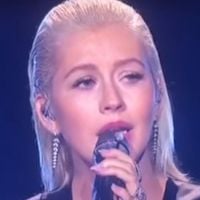 Christina Aguilera : Maquillage allégé et lèvres surgonflées aux AMAs !