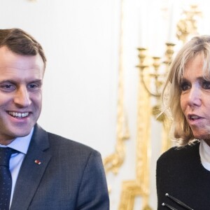 Le Président de la République Emmanuel Macron et sa femme Brigitte Macron (Trogneux) accueillent les enfants de l'UNICEF pour la Journée Internationale des Droits de l'Enfant au Palais de l'Elysée à Paris, le 20 novembre 2017. © Eliot Blondet/Pool/Bestimage