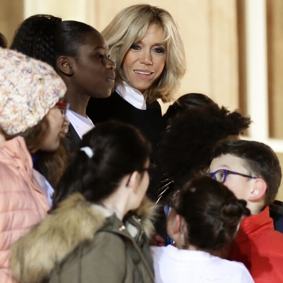 La Première Dame Brigitte Macron (Trogneux) accueille les enfants de l'UNICEF pour la Journée Internationale des Droits de l'Enfant au Palais de l'Elysée à Paris, le 20 novembre 2017. © Stéphane Lemouton/Bestimage