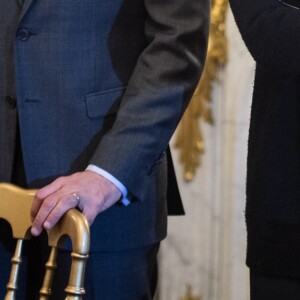 Le président Emmanuel Macron et sa femme la première dame Brigitte Macron accueillent les enfants de l'UNICEF pour la Journée internationale des droits de l'Enfant au palais de l'Elysée à Paris le 20 novembre 2017. © Eliot Blondet / Pool / Bestimage