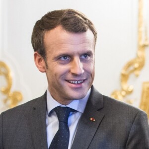 Le président Emmanuel Macron et sa femme la première dame Brigitte Macron accueillent les enfants de l'UNICEF pour la Journée internationale des droits de l'Enfant au palais de l'Elysée à Paris le 20 novembre 2017. © Eliot Blondet / Pool / Bestimage