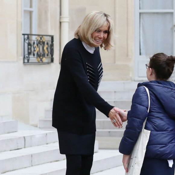 La première dame Brigitte Macron accueille les enfants de l'UNICEF pour la Journée internationale des droits de l'Enfant au palais de l'Elysée à Paris le 20 novembre 2017. © Stéphane Lemouton / Bestimage