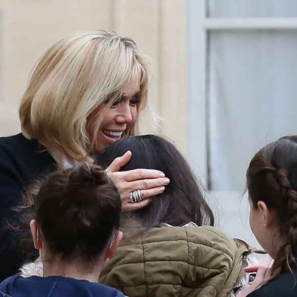 La première dame Brigitte Macron accueille les enfants de l'UNICEF pour la Journée internationale des droits de l'Enfant au palais de l'Elysée à Paris le 20 novembre 2017. © Stéphane Lemouton / Bestimage