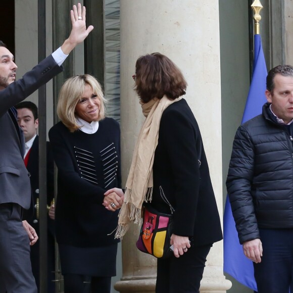 La première dame Brigitte Macron accueille les enfants de l'UNICEF pour la Journée internationale des droits de l'Enfant au palais de l'Elysée à Paris le 20 novembre 2017. © Stéphane Lemouton / Bestimage