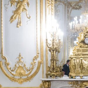 Le Président de la République Emmanuel Macron reçoit les enfants de l'UNICEF pour la Journée Internationale des Droits de l'Enfant au Palais de l'Elysée à Paris, le 20 novembre 2017. © Eliot Blondet/Pool/Bestimage