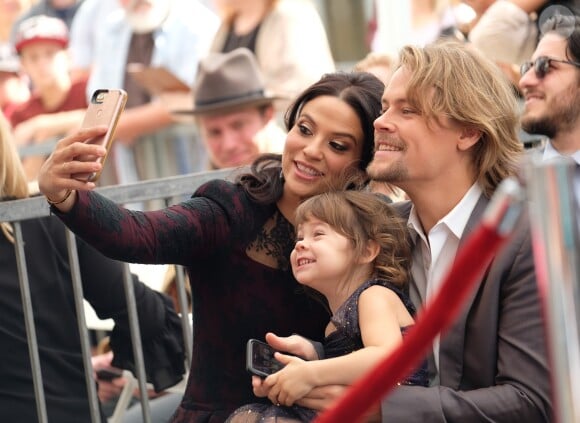 Brawley Nolte accompagné de sa femme Navi Rawat et leur fille - L'acteur americain Nick Nolte reçoit son étoile sur le "Walk of Fame" à Hollywood le 20 novembre 2017.