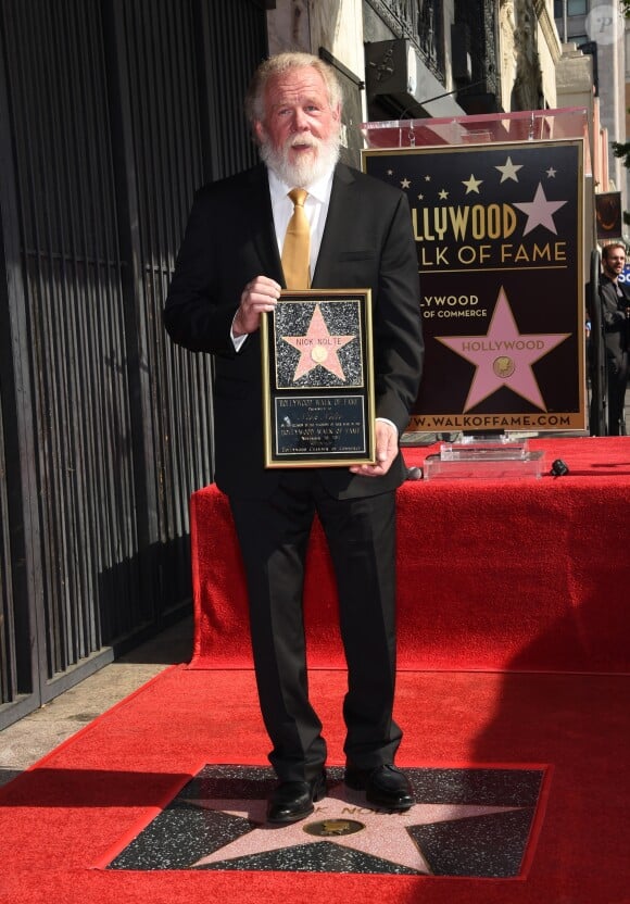 Nick Nolte - L'acteur americain Nick Nolte reçoit son étoile sur le "Walk of Fame" à Hollywood le 20 novembre 2017.