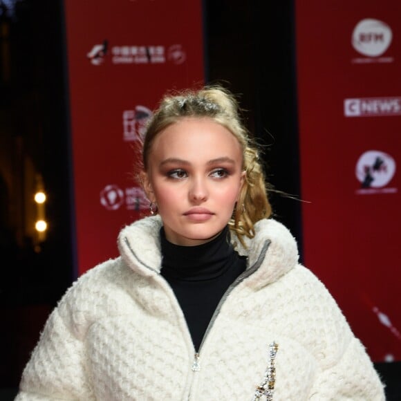 La marraine Lily-Rose Depp lance les illuminations de l'avenue des Champs-Elysées à Paris, France, le 22 novembre 2017. © Coadic Guirec/Bestimage