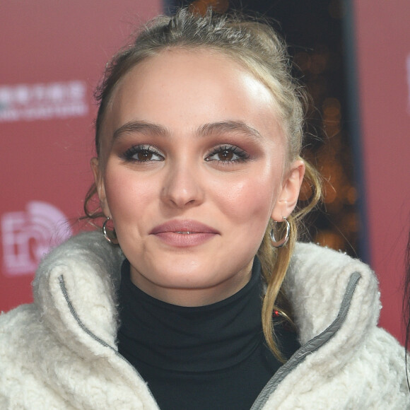 La marraine Lily-Rose Depp lance les illuminations de l'avenue des Champs-Elysées à Paris, France, le 22 novembre 2017. © Coadic Guirec/Bestimage