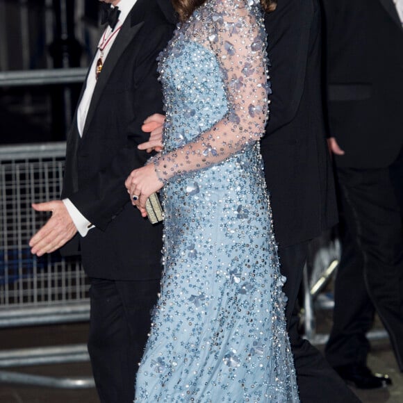 Le prince William, duc de Cambridge, et Kate Catherine Middleton (enceinte), duchesse de Cambridge assistent au spectacle "Royal Variety Performance" au théâtre Palladium de Londres le 24 novembre 2017.