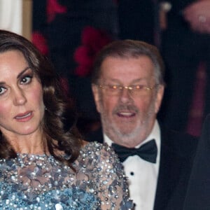 Le prince William, duc de Cambridge, et Kate Catherine Middleton (enceinte), duchesse de Cambridge assistent au spectacle "Royal Variety Performance" au théâtre Palladium de Londres le 24 novembre 2017.