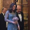 Kate Catherine Middleton (enceinte), duchesse de Cambridge à la sortie du London Palladium à Londres le 24 novembre 2017.