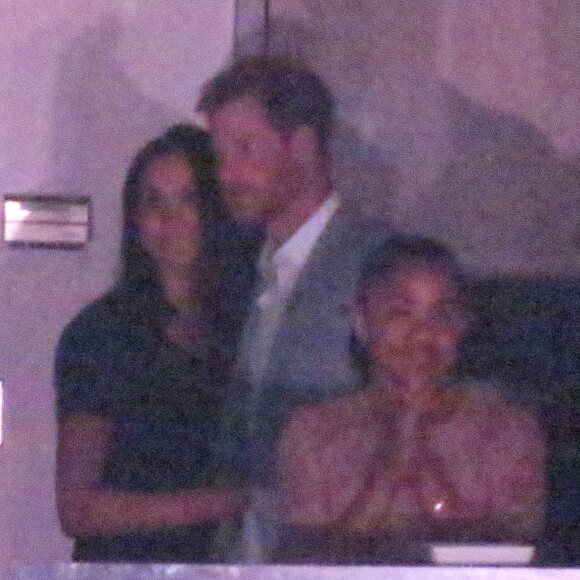 Le prince Harry avec  Meghan Markle et sa mère Doria Ragland lors de la cérémonie de clôture des 3e Invictus Games, le 30 septembre 2017 à Toronto.