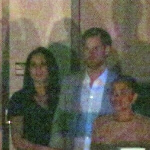 Le prince Harry avec  Meghan Markle et sa mère Doria Ragland lors de la cérémonie de clôture des 3e Invictus Games, le 30 septembre 2017 à Toronto.