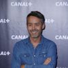 Yann Barthès lors de la conférence de presse de rentrée 2013-2014 de Canal+ à l'Electric Club le 28 août 2013.
