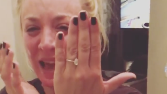 Kaley Cuoco (The Big Bang Theory), hystérique, annonce ses nouvelles fiançailles