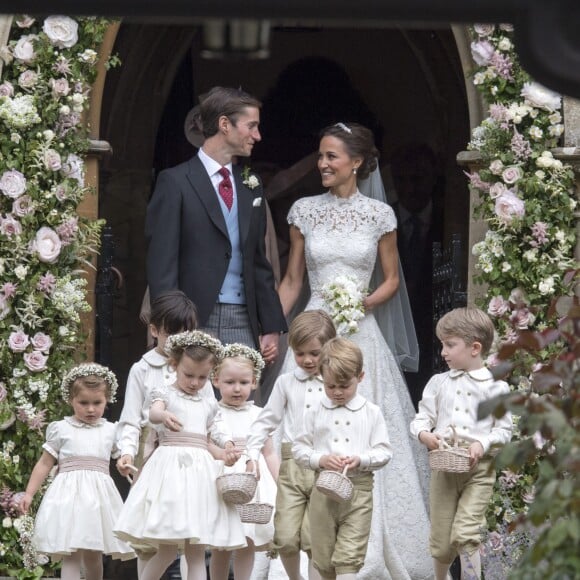 Le prince George et la princesse Charlotte de Cambridge étaient page et demoiselle d'honneur au mariage de Pippa Middleton et James Matthews le 20 mai 2017 à Englefield.