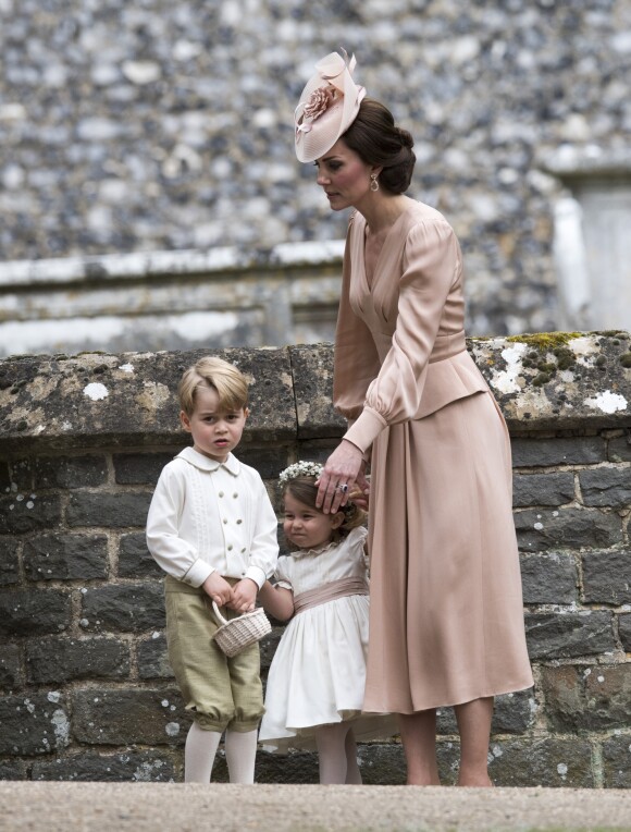 Le prince George et la princesse Charlotte de Cambridge étaient page et demoiselle d'honneur au mariage de Pippa Middleton et James Matthews le 20 mai 2017 à Englefield.
