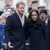 Le prince Harry et Meghan Markle en mission officielle quatre jours après leurs fiançailles à Nottingham le 1er decembre 2017.
