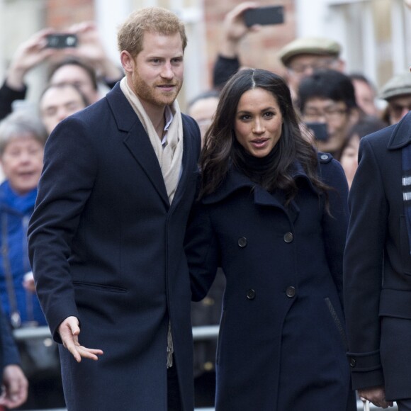 Le prince Harry et Meghan Markle en mission officielle quatre jours après leurs fiançailles à Nottingham le 1er decembre 2017.