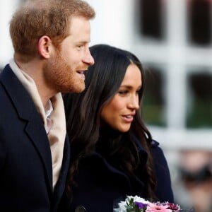 Le prince Harry et Meghan Markle en mission officielle quatre jours après leurs fiançailles à Nottingham le 1er decembre 2017.