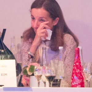 Françoise Vidal, femme de Jean Rochefort très émue après un hommage tenu par Guillaume Canet lors du dernier jour du Longines Masters Paris à Villepinte, le 3 décembre 2017.