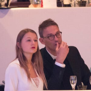 Julien Courbet et sa fille Lola lors du dernier jour du Longines Masters Paris à Villepinte, le 3 décembre 2017.