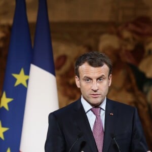 Le Président de la République, Emmanuel Macron, rend hommage à Evelyne Richard chargée des voyages officiels à l'étranger pour son départ lors d'une réception organisée en son honneur au Palais de l'Elysée à Paris, France, le 4 décembre 2017. © Stéphane Lemouton / BestImage