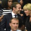 Le président Emmanuel Macron et sa femme Brigitte Macron (Trogneux) (veste Balmain, top Carolina Ritzler, jeans Maje, chaussures Louboutin) - Finale de la coupe de France de football entre le PSG et Angers au Stade de France, le 27 mai 2017.