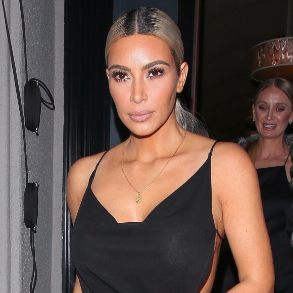 Kim Kardashian est allée dîner au restaurant Craig à West Hollywood le 17 novembre 2017.