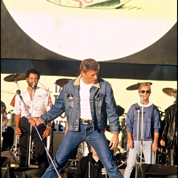 Johnny Hallyday lors du concert des chanteurs sans frontières, à Paris, le 13 octobre 1985