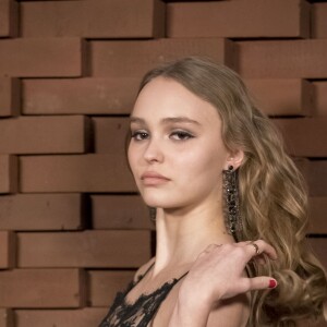 Lily-Rose Depp - Défilé Chanel, collection Métiers d'Art "Chanel à Hambourg" à la Philharmonie de l'Elbe. Hambourg, le 6 décembre 2017. © Olivier Borde/Bestimage