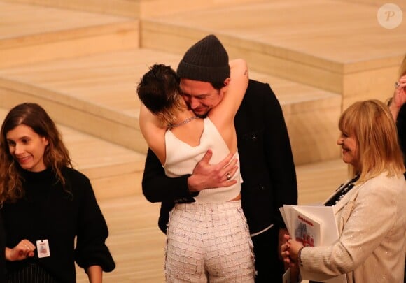 Kristen Stewart et Lars Eidinger - Défilé Chanel, collection Métiers d'Art "Chanel à Hambourg" à la Philharmonie de l'Elbe. Hambourg, le 6 décembre 2017.