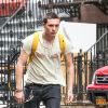Exclusif - Brooklyn Beckham fait du skateboard dans les rues de New York, le 19 septembre 2017