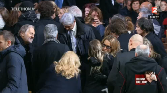 Laura Smet et Sylvie Vartan - Obsèques de Johnny Hallyday, à Paris, le 9 décembre 2017